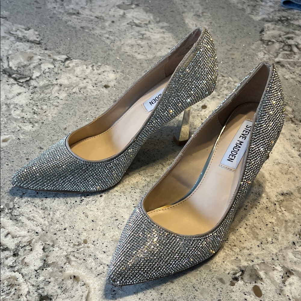 Steve Madden Glittering Silver Heels Size 6 - Picture 14 of 14